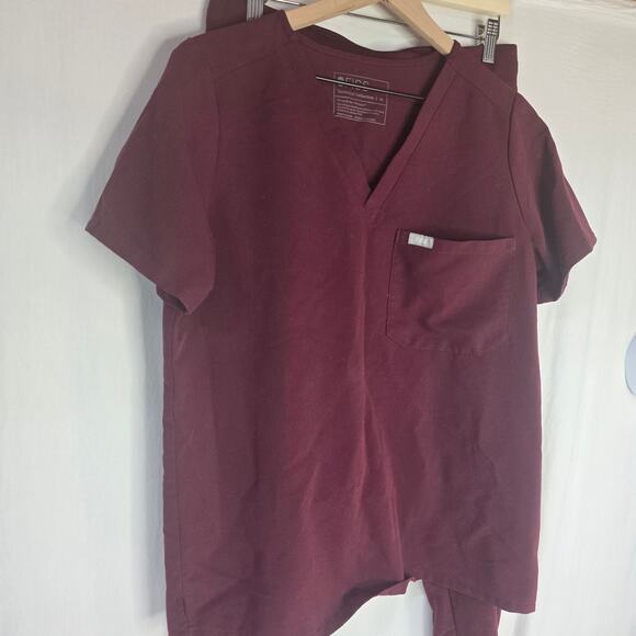 Figs Burgundy Scrub Set - Picture 2 of 11